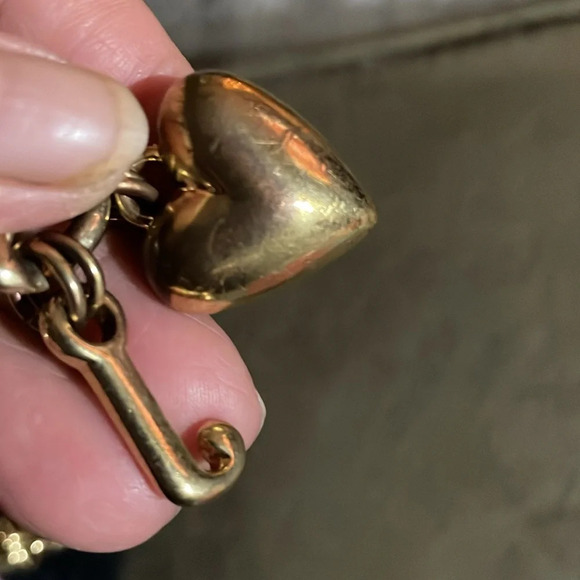 Vintage puff heart toggle bold juicy couture bracelet - Picture 4 of 6